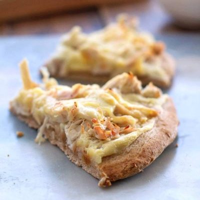 A picture of Healthy Chicken Alfredo Pizza