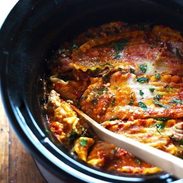 Super Easy Skinny Veggie Crockpot Lasagna - a handful of simple ingredients for a healthy family dinner. | https://lose-big.today
