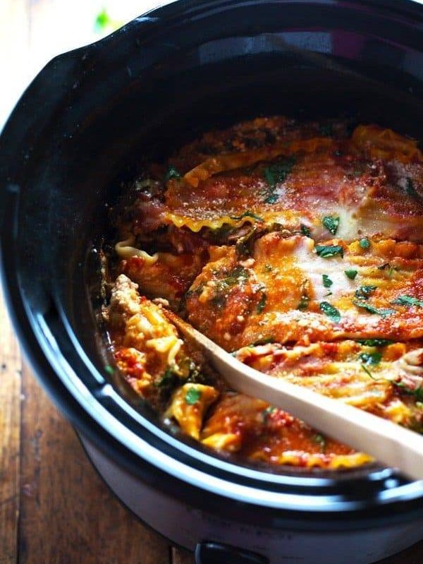 Super Easy Skinny Veggie Crockpot Lasagna - a handful of simple ingredients for a healthy family dinner. | https://lose-big.today