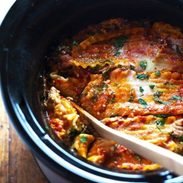 Super Easy Skinny Veggie Crockpot Lasagna - a handful of simple ingredients for a healthy family dinner. | https://lose-big.today
